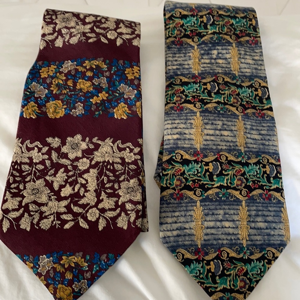 2 silk ties